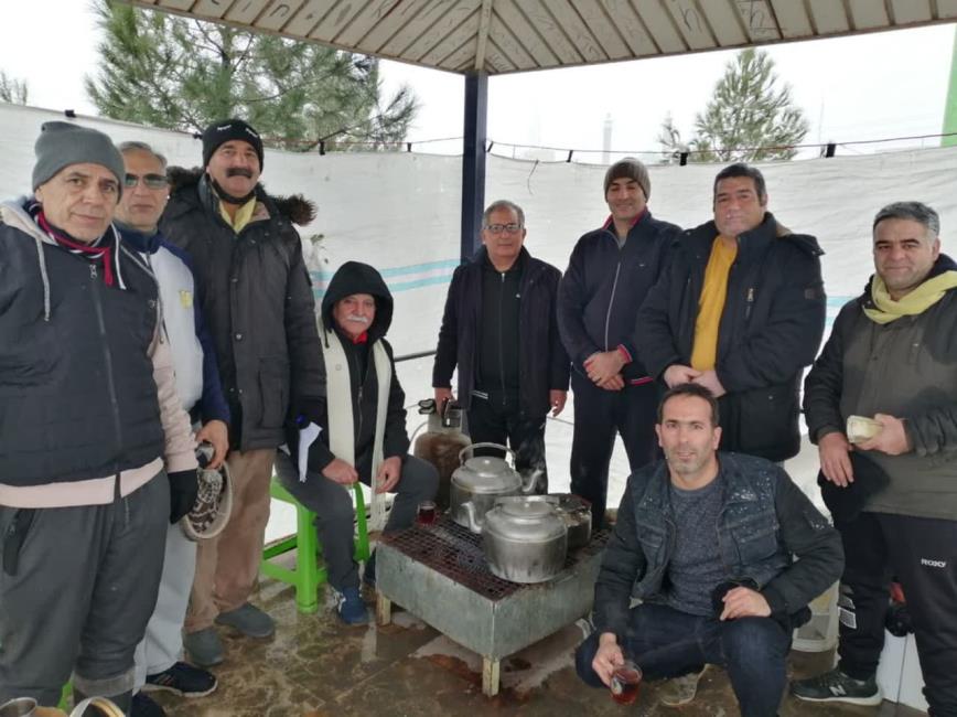 گزارش تصویری از فعالیت های آموزشی و ورزشی پارک حافظ یک روز برفی