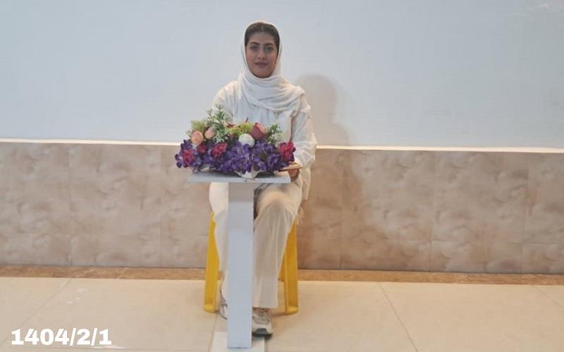 آغاز سازندگی خود، با جهان‌بینی 
