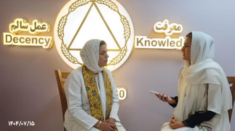 لژیون سردار آب را به ریشه‌ درخت کنگره می‌رساند